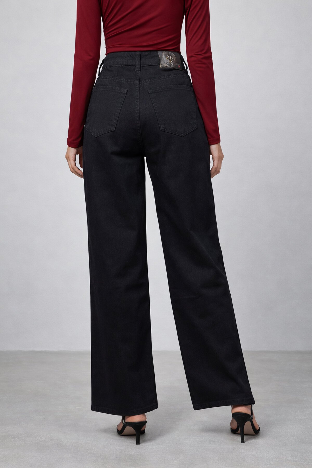 Siyah Geniş Paça Esnek Jean