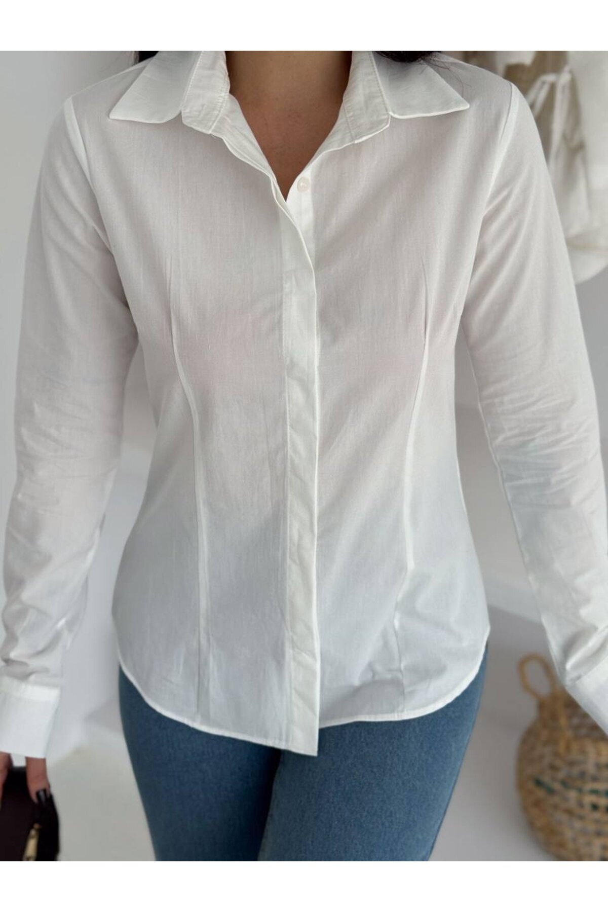 Slim Fit Düğmeli Beyaz Gömlek