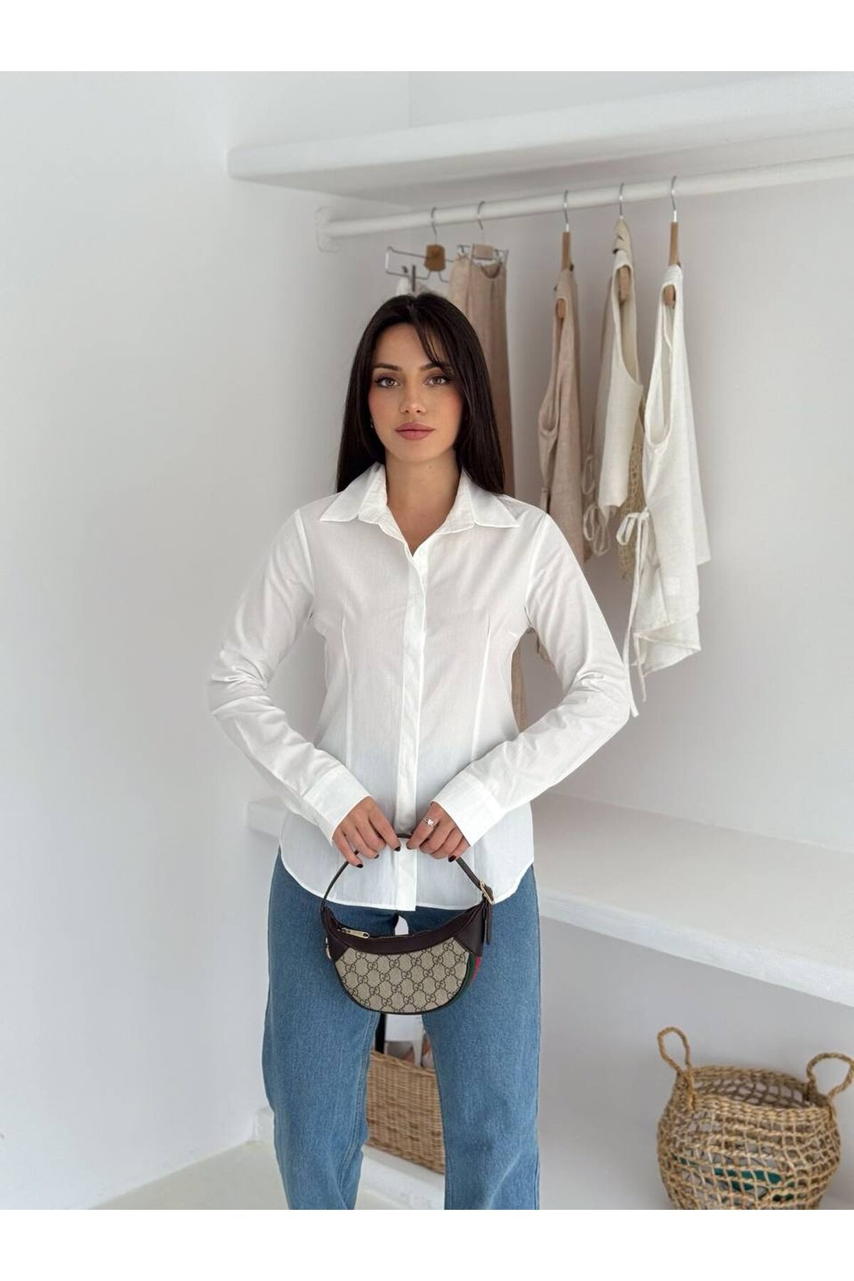 Slim Fit Düğmeli Beyaz Gömlek