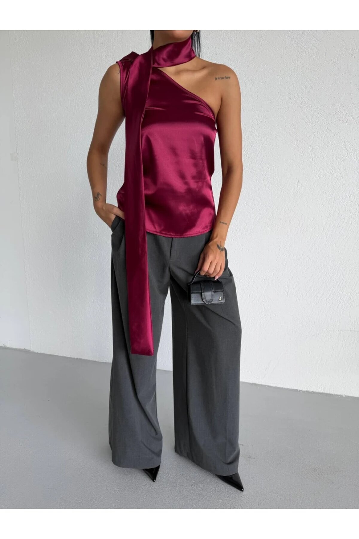 Yaka Detay Saten Bluz Bordo