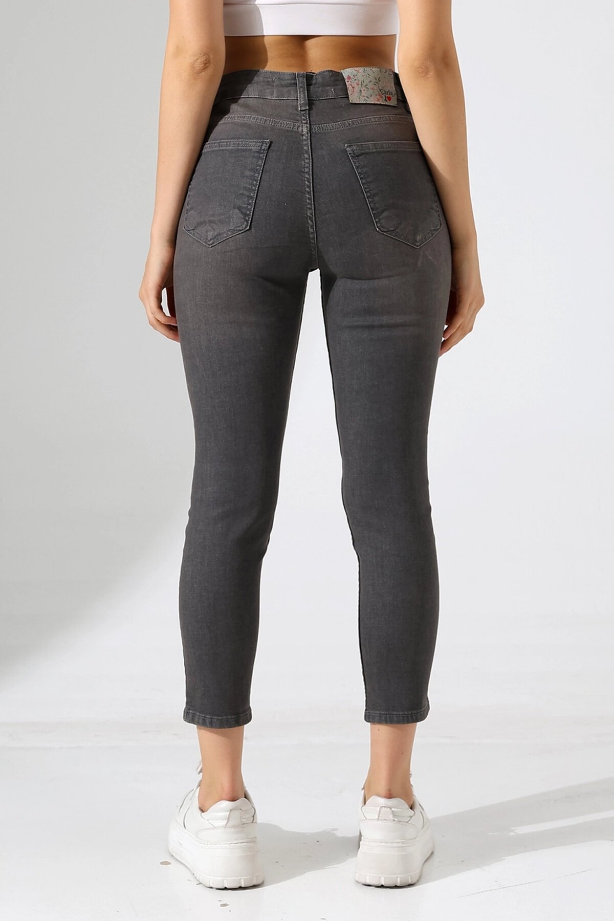 Yüksek Bel Dar Paça Füme Jean Pantolon