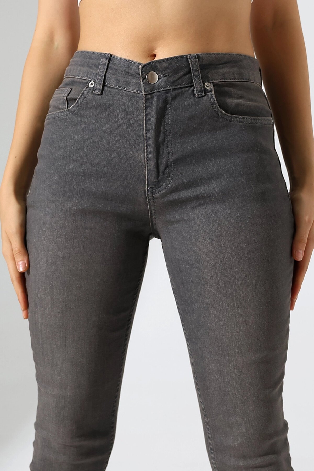 Yüksek Bel Dar Paça Füme Jean Pantolon