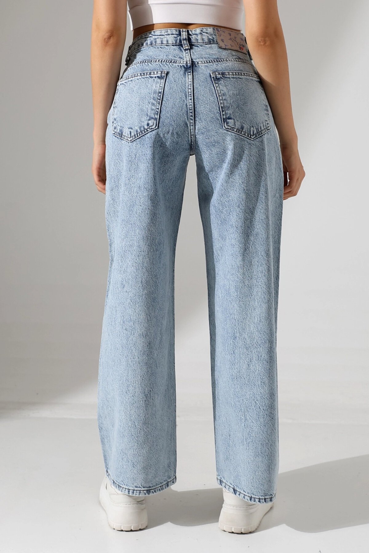 Yüksek Bel Rahat Kesim Düz Paça Jean Buz Mavisi