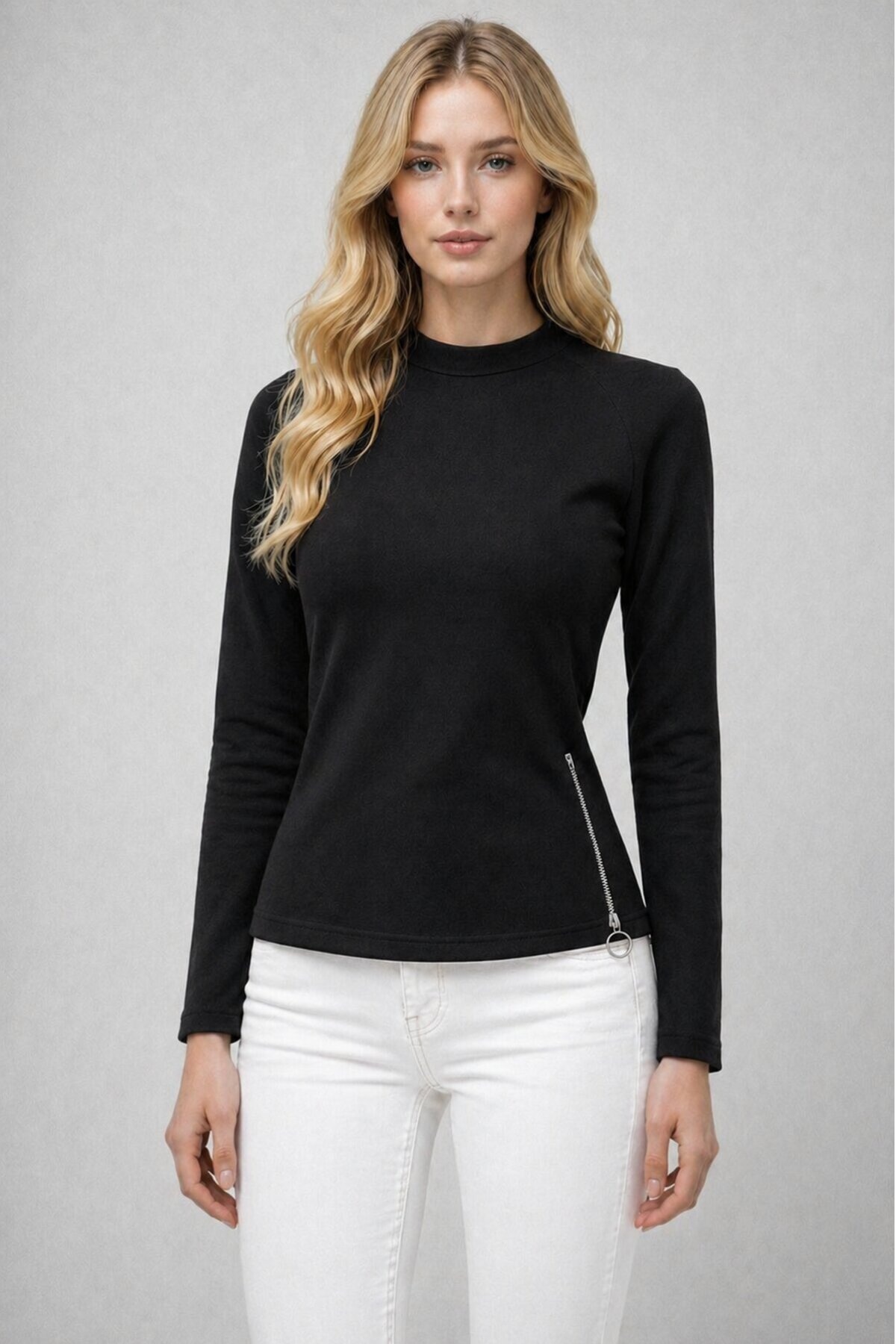 Siyah Dik Yaka Fermuar Detaylı Bluz – Yan Yırtmaçlı & Modern Fit