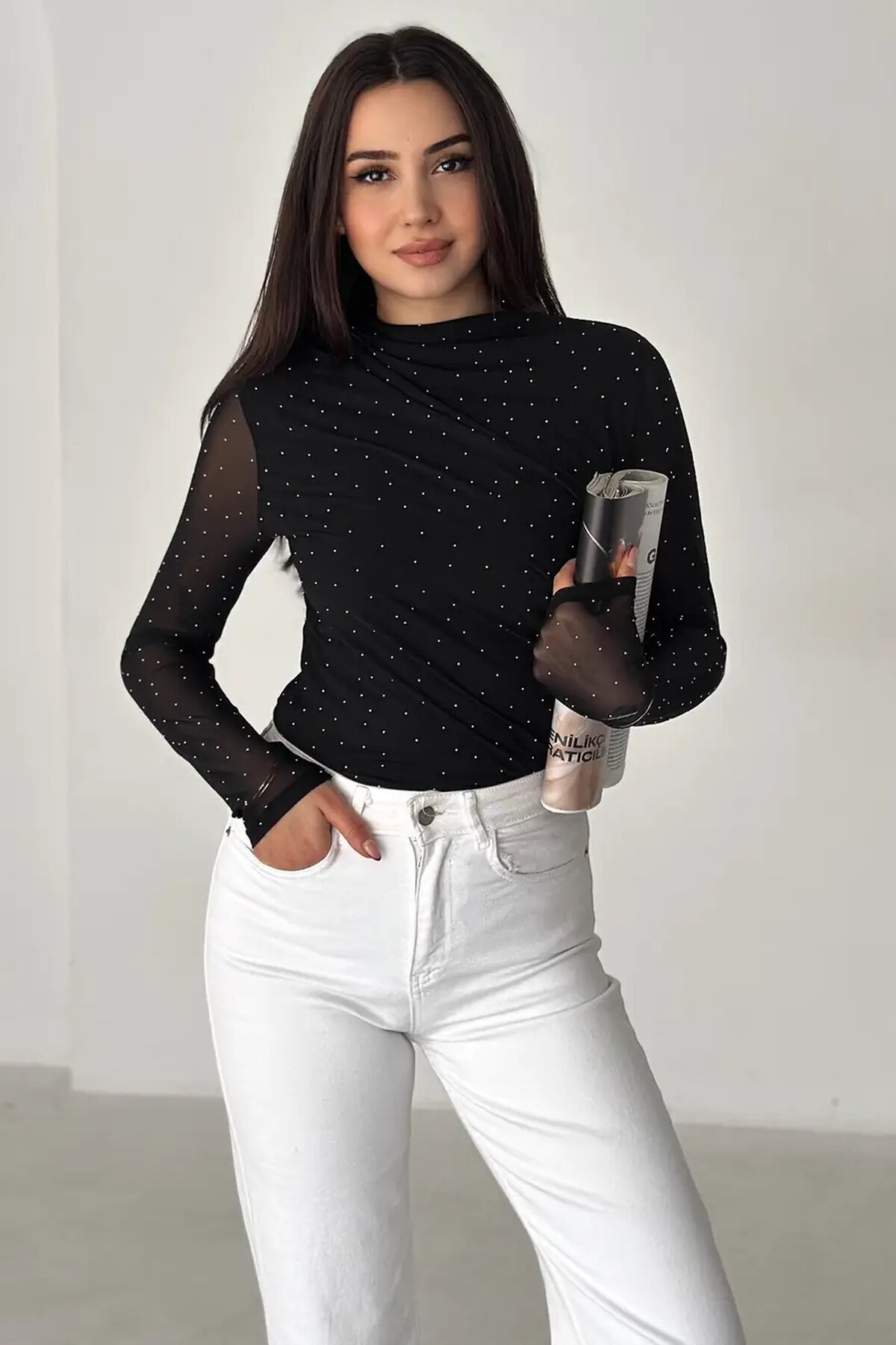 Dantel Detaylı Puantiye Bluz