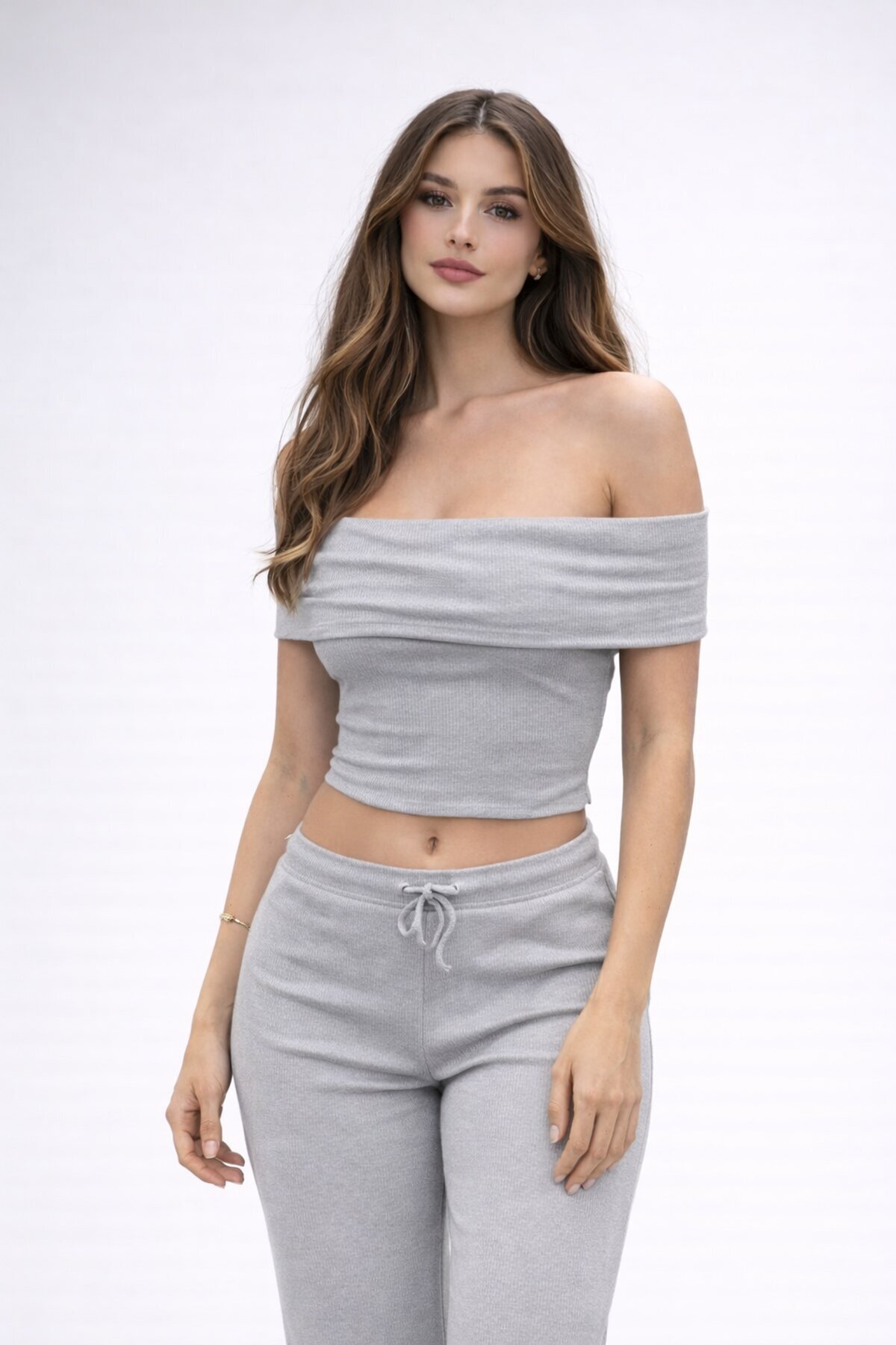Gri Madonna Yaka Kaşkorse Takım – Şık ve Rahat İkili Set