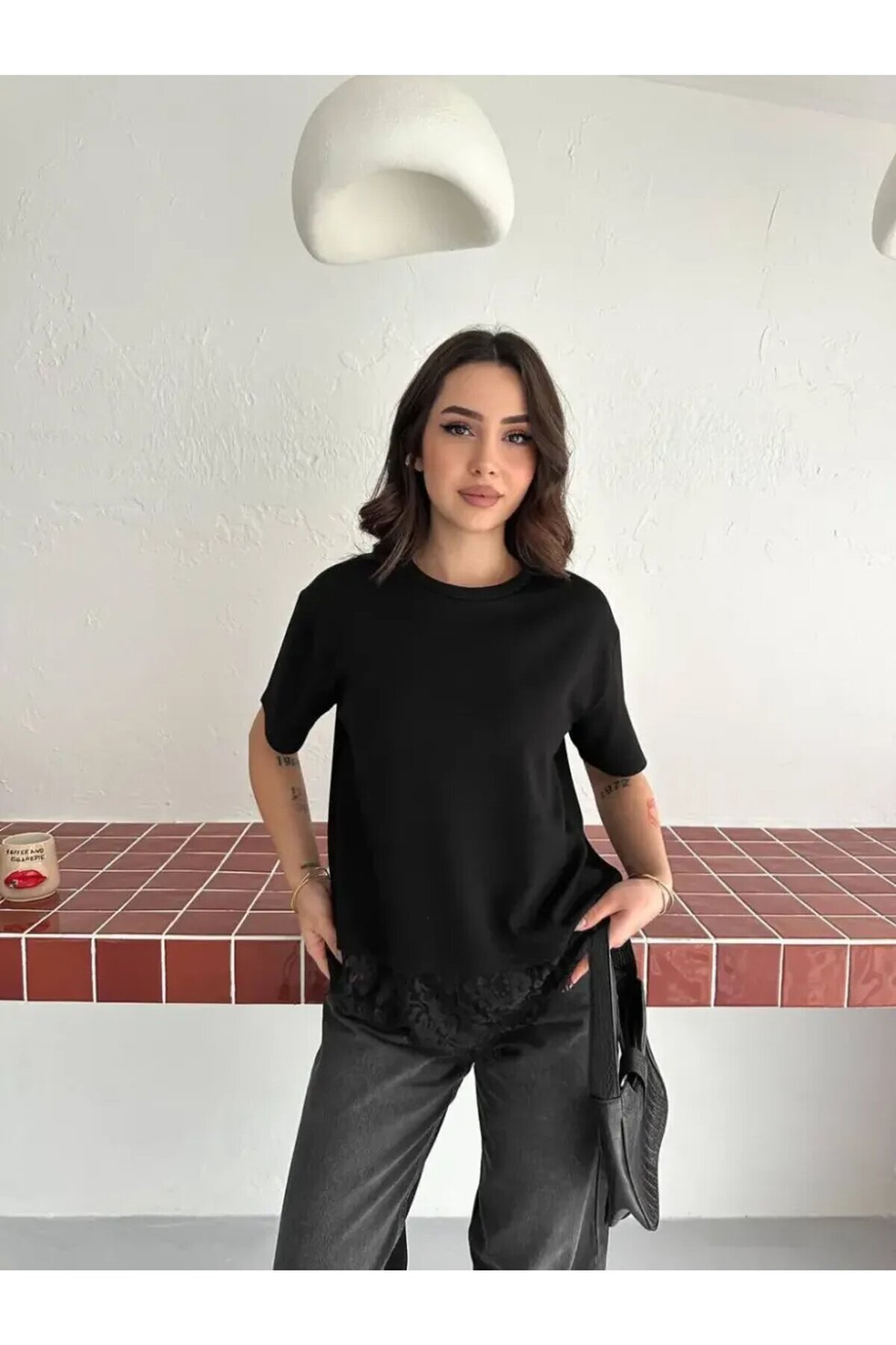 Kadın Eteği Dantel Detay T-shirt Siyah