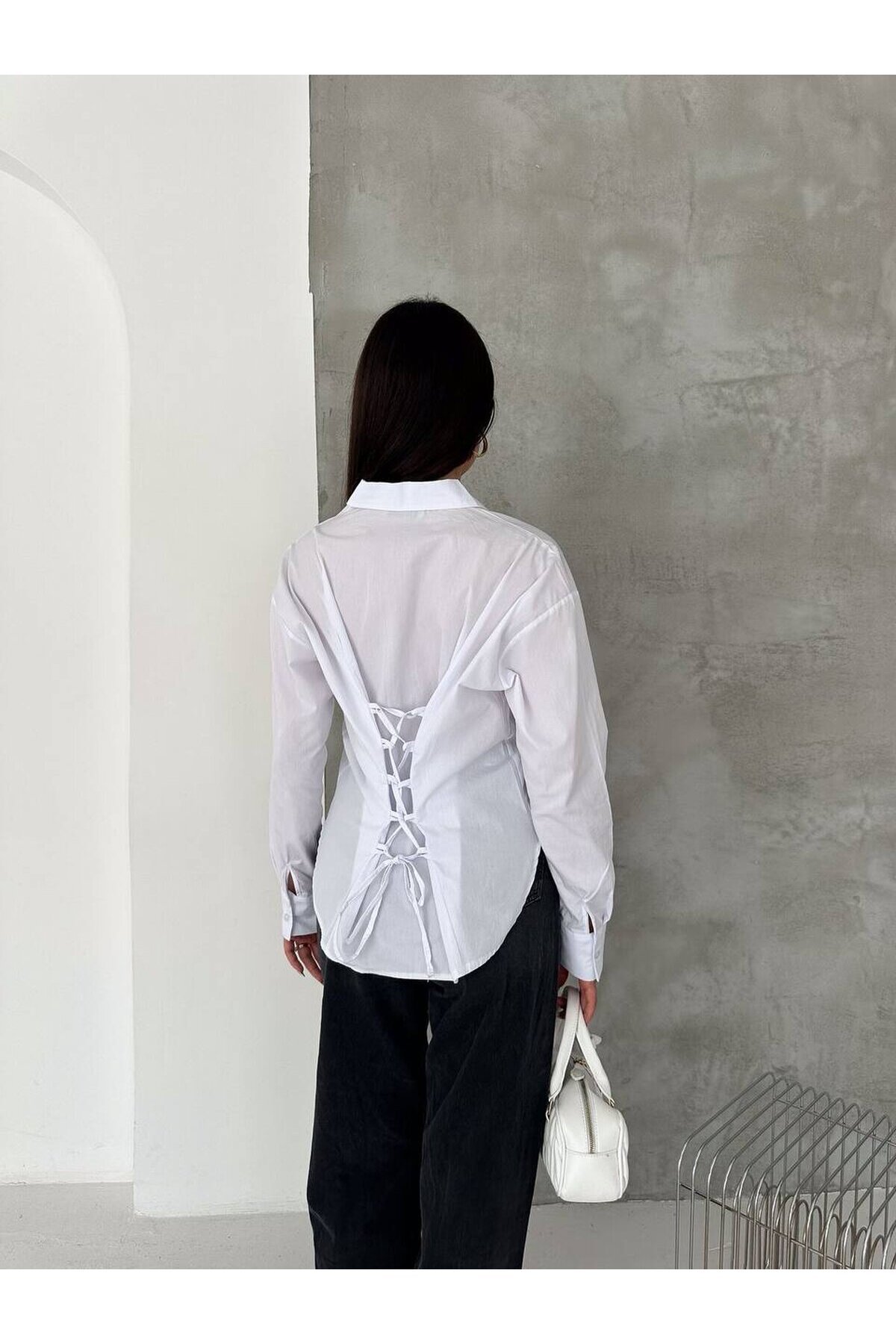 Kadın Oversize Gömlek – Bağlama Detaylı, Uzun Kollu, Şık & Günlük Kombin Gömlek