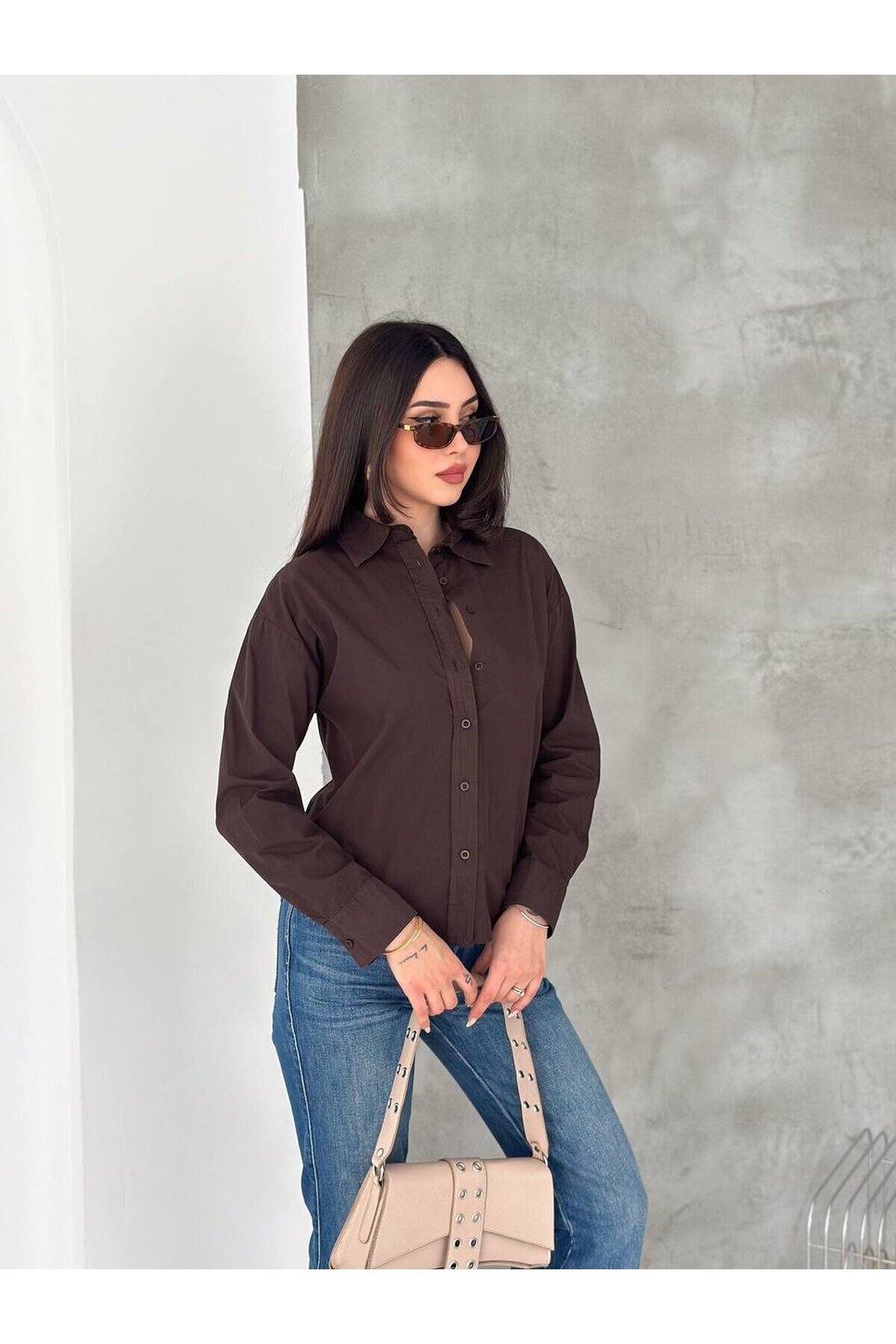 Kadın Oversize Gömlek – Bağlama Detaylı, Uzun Kollu, Şık & Günlük Kombin Gömlek