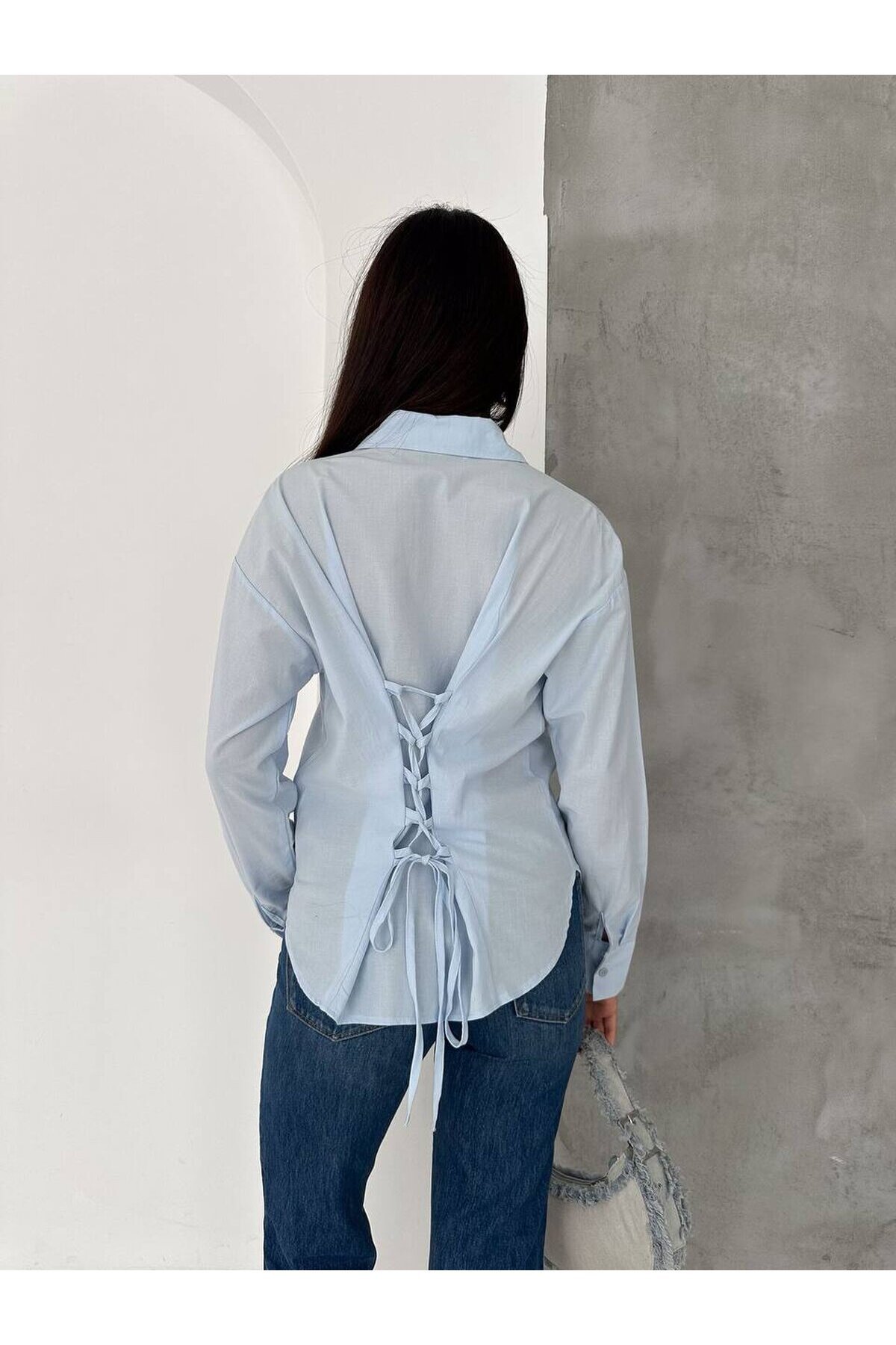 Kadın Oversize Gömlek – Bağlama Detaylı, Uzun Kollu, Şık & Günlük Kombin Gömlek