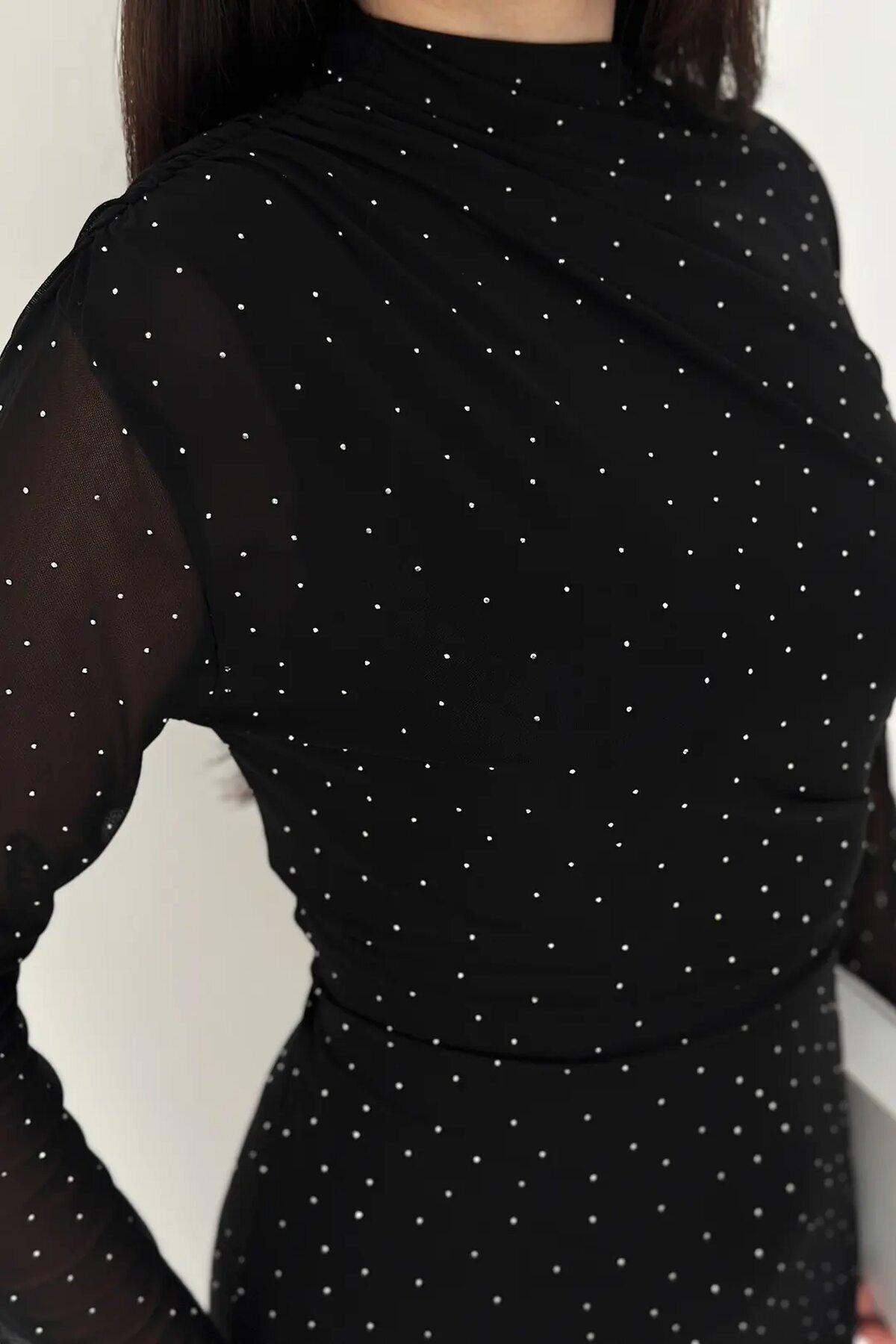 Kadın Puantiye Desenli Transparan Kollu Elbise