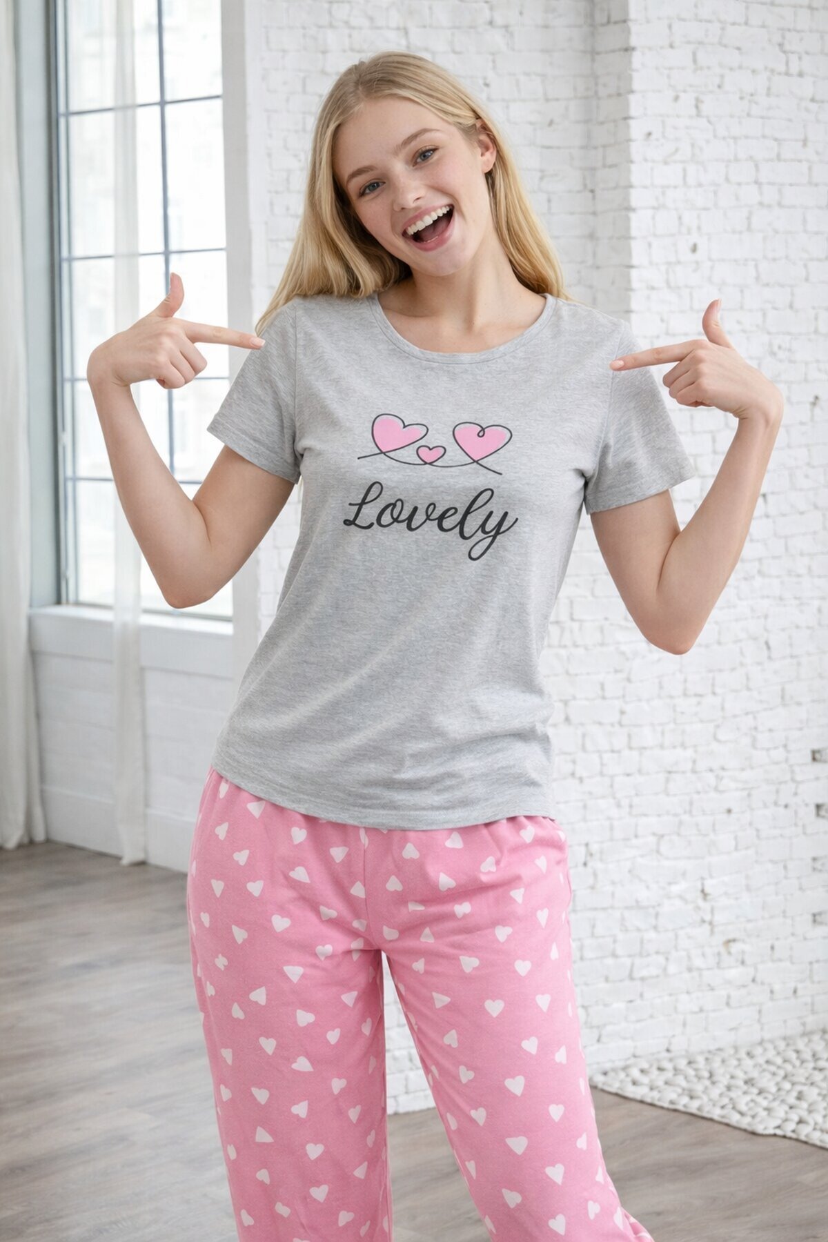 Kalp Desenli “Lovely” Baskılı Pamuklu Kadın Pijama Takımı