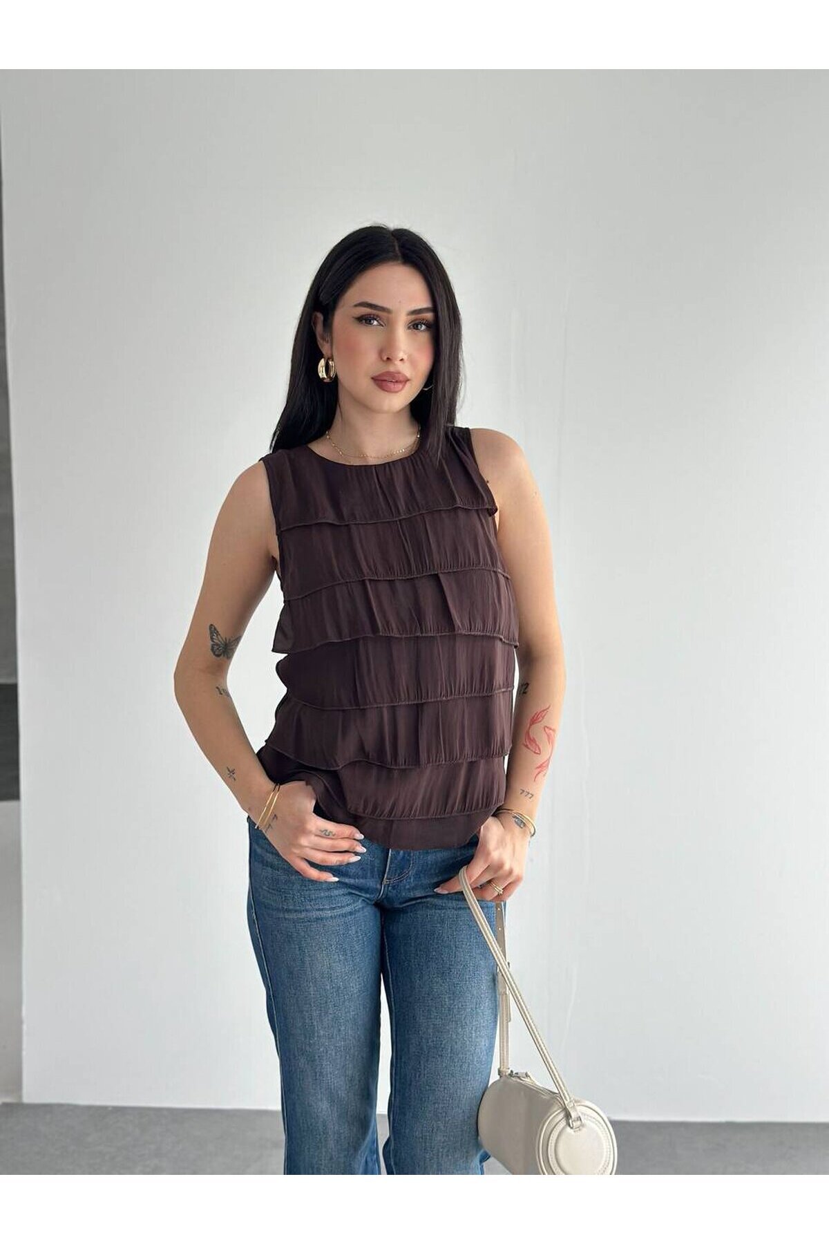 Kat Kat Fırfırlı Kolsuz Bluz – Şık & Feminen Yazlık Kadın Üst