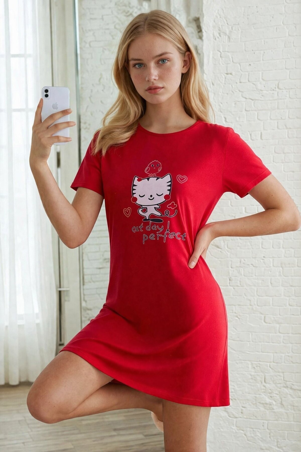 Kısa Kollu Rahat Kesim Diz Üstü Gecelik