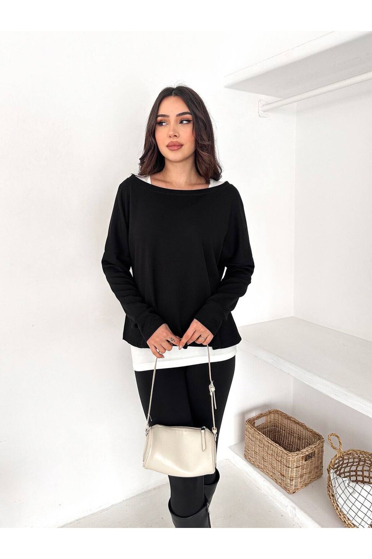 Minimal Şıklık Siyah Oversize Bluz & Beyaz Atlet 2’li Takım