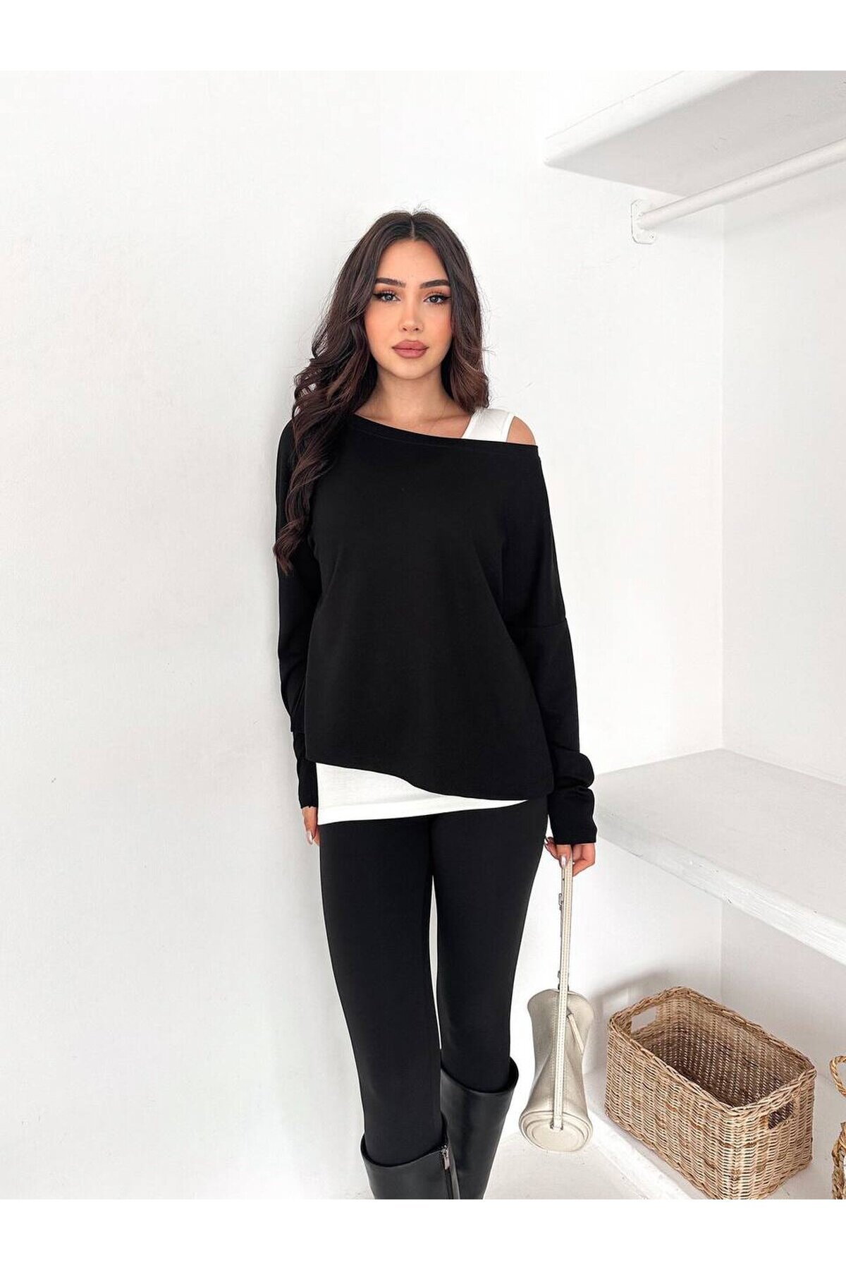 Minimal Şıklık Siyah Oversize Bluz & Beyaz Atlet 2’li Takım