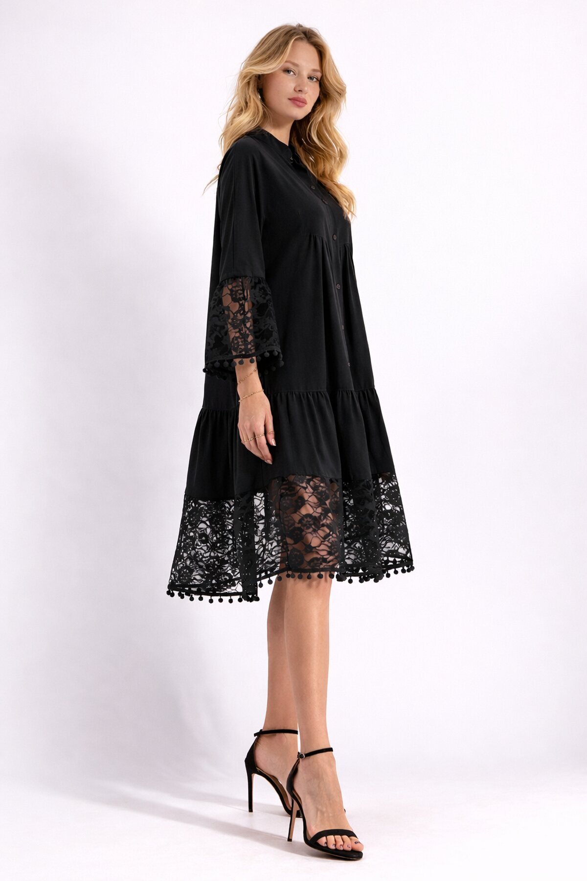 Siyah Hakim Yaka Düğmeli Tül Detaylı Viskon Elbise