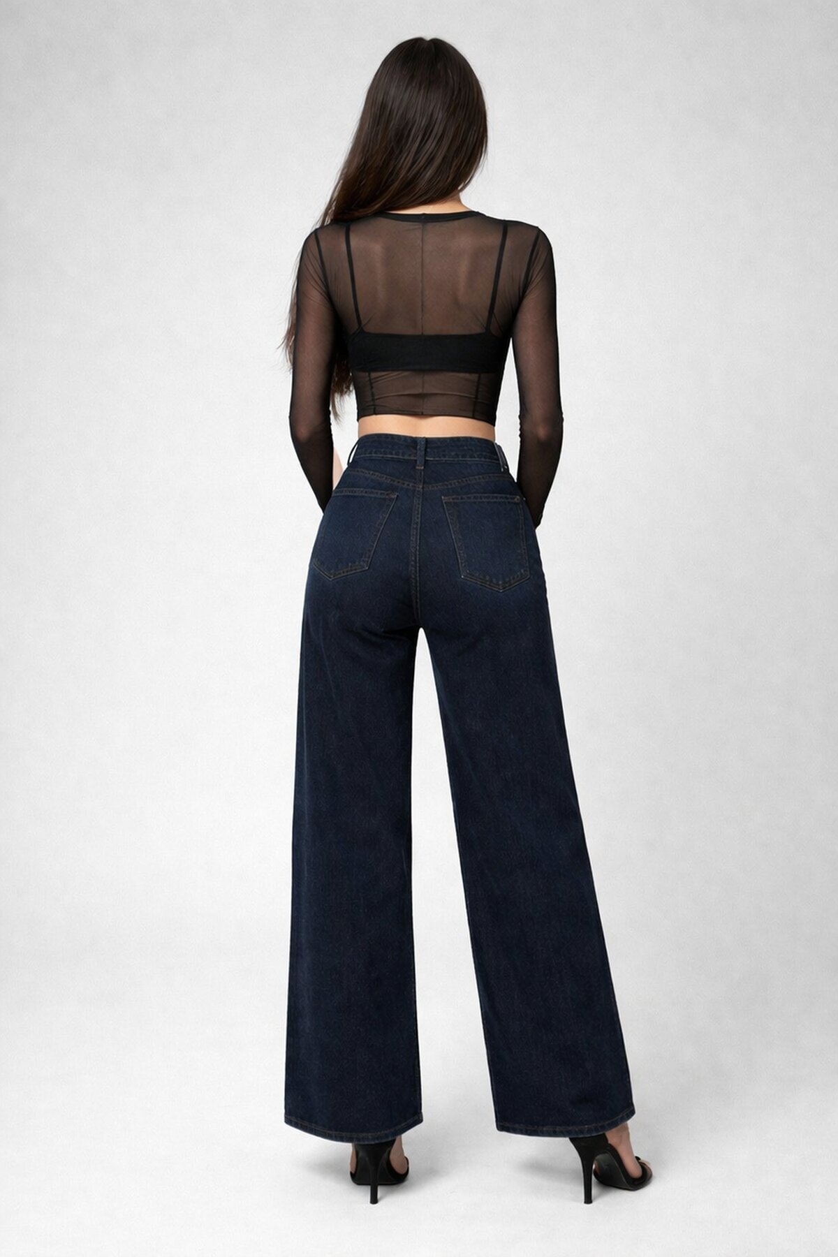 Siyah Transparan Tül Crop Bluz – Şık & Feminen Tasarım