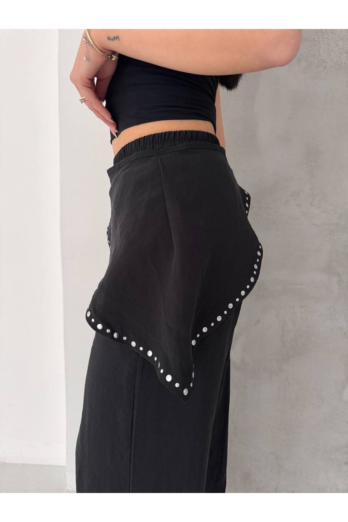 Taş Detaylı Beyaz Salaş Pantolon