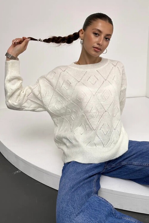 Bisiklet Yaka Baklava Desenli Triko Kazak Ekru