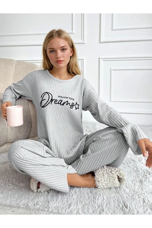 Follow Your DreamsBaskılı Fitilli Polar Pijama Takımı