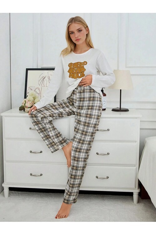 Free Bear Hugs Baskılı Kareli Kadın Pijama Takımı