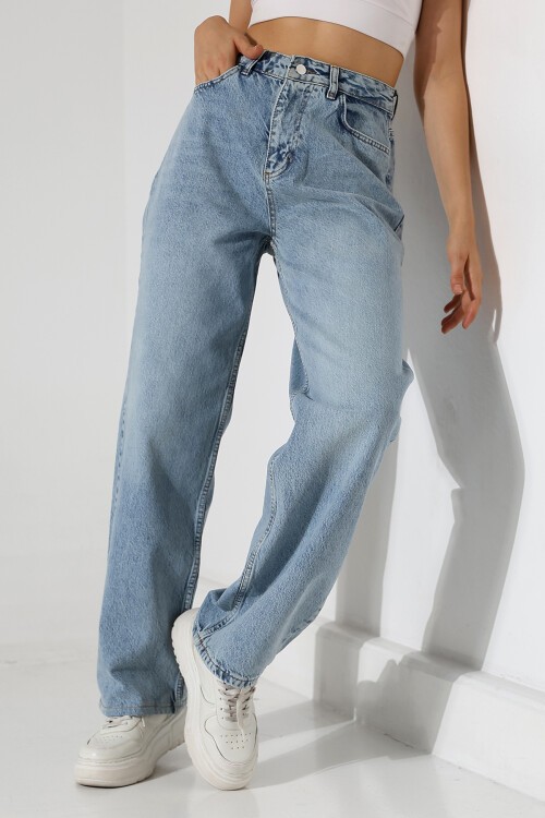 Kadın Açık Mavi Relaxed Fit Jean