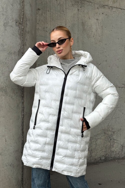 Kapitoneli Fermuarlı Kapüşonlu Uzun Şişme Mont