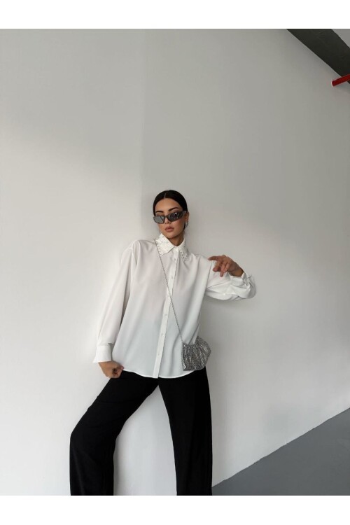 Yakası Taş Detay Gömlek