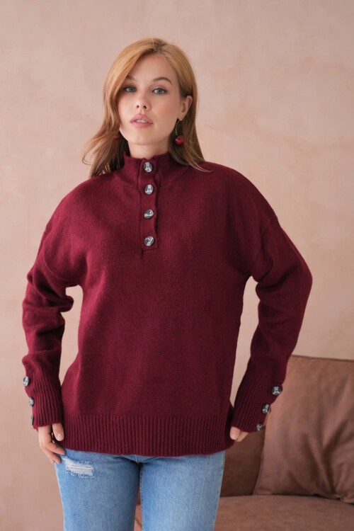 Kadın Dik Yaka Kolları Düğme Detaylı Yumuşak Dokulu Şardonlu Triko Kazak