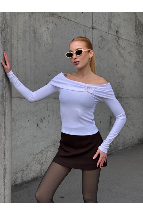 Kadın Madonna Yaka Halka Detay Beyaz Bluz