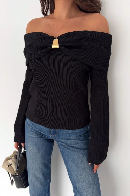 Kadın Omuz Açık Toka Detaylı Bluz