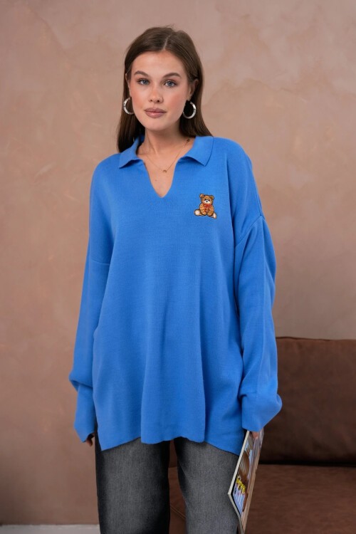 Kadın Polo Yaka Nakış Detay Yanları Yırtmaçlı Salaş Triko Kazak