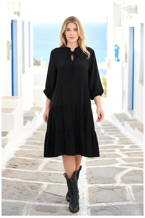 Siyah Nervüllü Kısa Boy Elbise