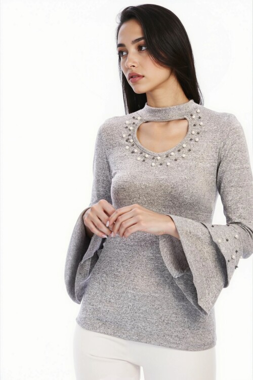 Yumuşak Yakası Kolu İncili Volanlı Bluz GRI