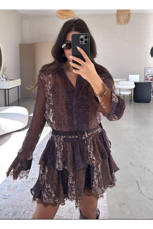 Dantel Dokulu Kat Kat Mini Elbise – Kemer Detaylı Şifon Görünüm