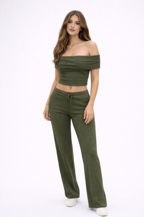 Haki Madonna Yaka Kaşkorse Takım – Şık ve Rahat İkili Set