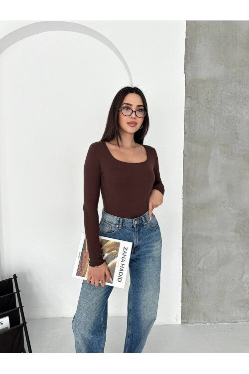 Kahverengi Kare Yaka Uzun Kollu Basic Bluz – Esnek Kumaş Günlük Şık Kadın Bluz