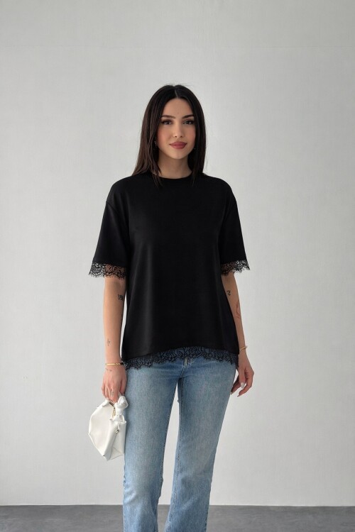 Siyah Dantel Detaylı Oversize T-Shirt Bluz – Sırt Dekolteli Şık Kadın Bluz