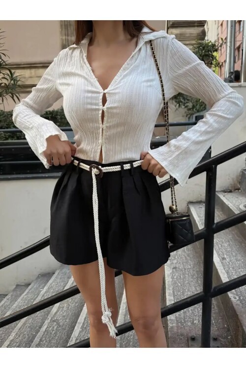 Siyah Yüksek Bel Halat Kemer Detaylı Pileli Kadın Şort