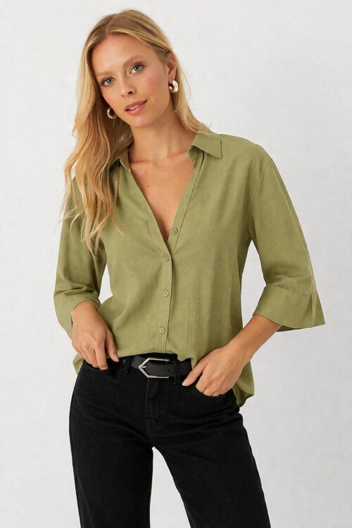 Yağ Yeşili V Yaka Düğmeli Kadın Gömlek – Rahat Kesim, Günlük & Şık Stil