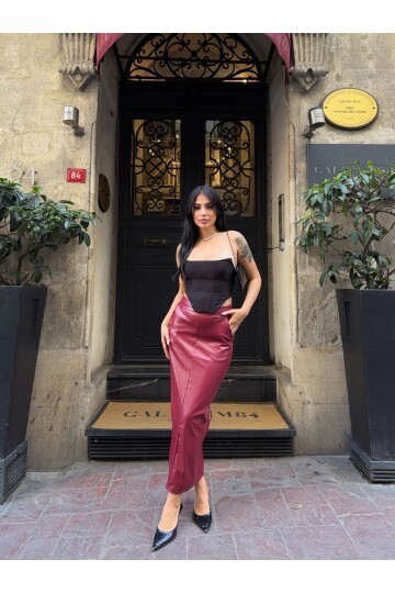 Arkadan Yırtmaçlı Deri Kalem Etek