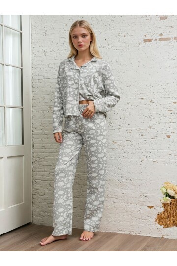 Ay ve Yıldız Desenli Uzun Kol Düğmeli Pijama Takımı