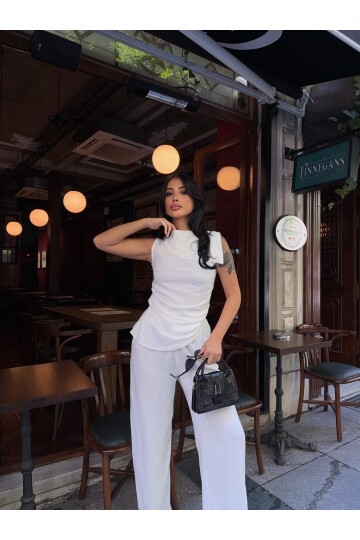 Beyaz Pantalon Asimetrik Bluz Keten Takım