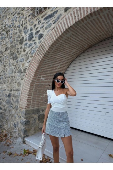 Beyaz Tek Omuz Prenses Kol Crep Bluz