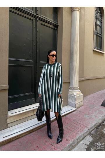 Bisiklet Yaka Çizgi Desenli Triko Elbise