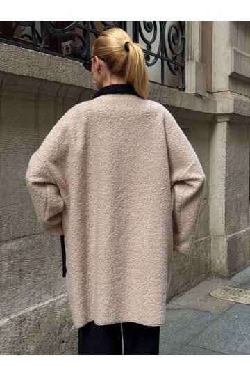 Buklet Kumaş Yaka Detay Düğmeli Mont Bej