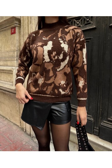 Çiçek Desenli Dokulu Triko Kazak