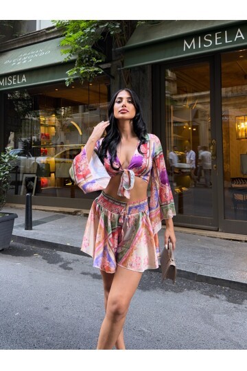 Desenli Şort ve Büstiyer Takım