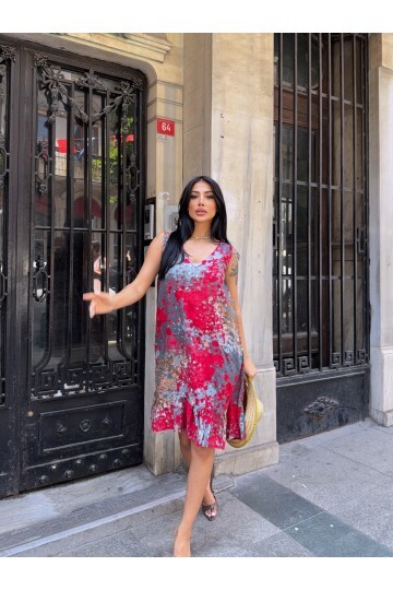 Desenli V Yaka Eteği Fırfırlı Viskon Elbise